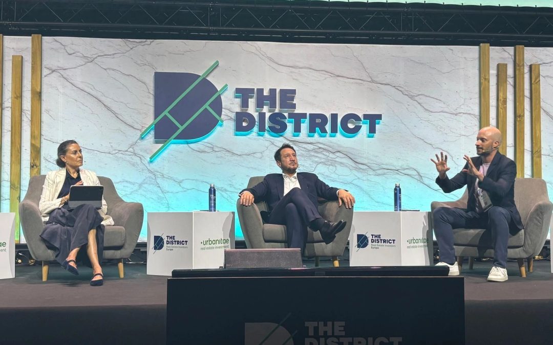 Geopolítica, clima, demografía e IA redefinen la inversión inmobiliaria. 1MillionBot en The District World Summit